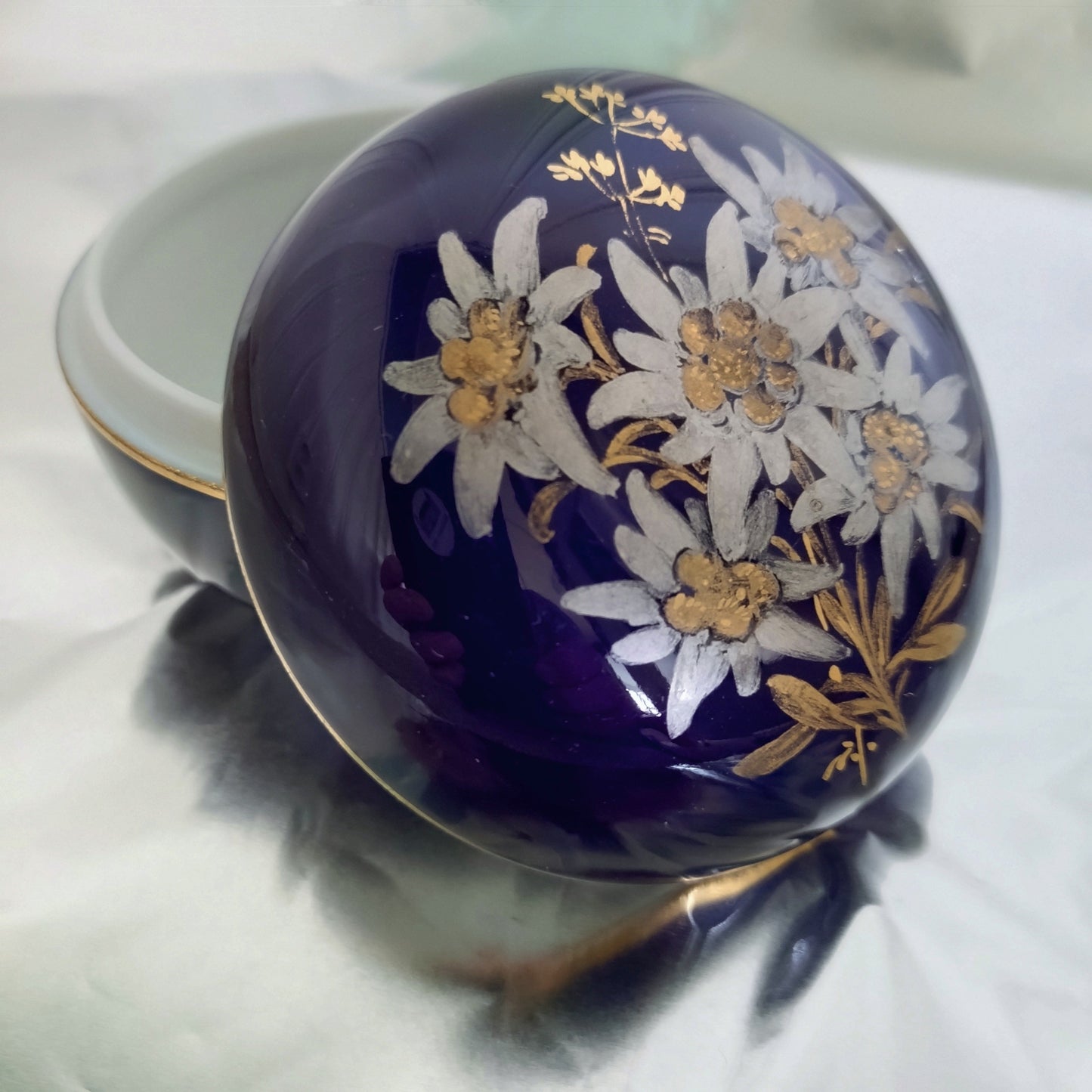 1924年以前Meissenマイセンのコバルトプラチナ彩金彩エーデルワイスの小物入れ/おしゃれにいうとボンボニエールBonbonnièr